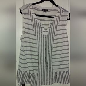 Roz and Ali  top Size XL